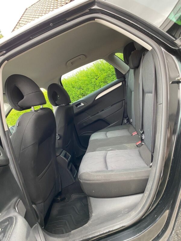 13 Citroën C4