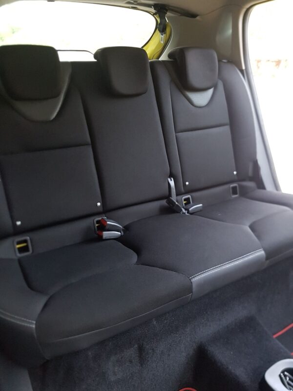 13 Renault Clio