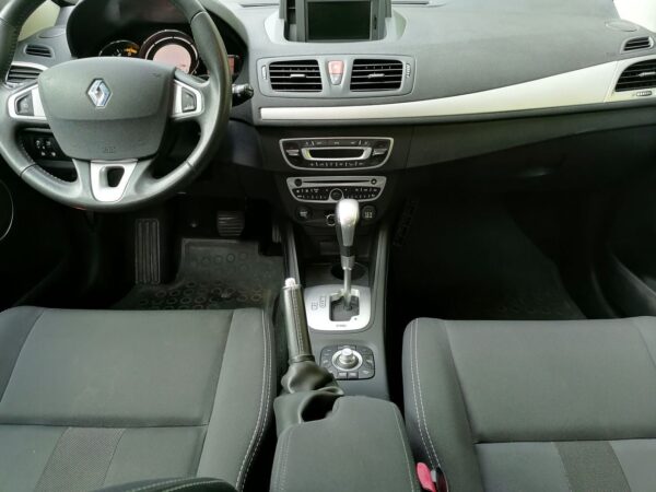 13 Renault Mégane