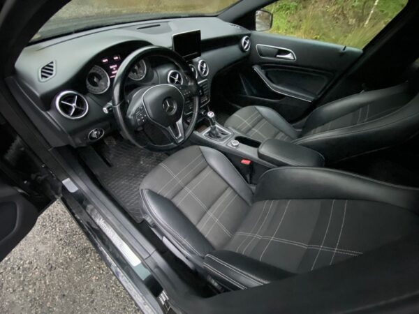 13 Mercedes-Benz Classe A