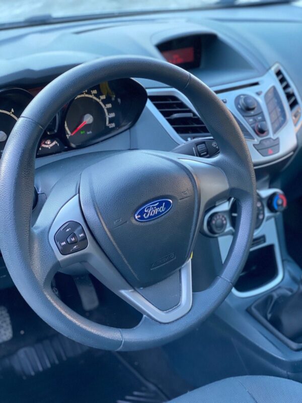 13 Ford Fiesta