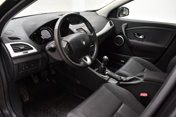 13 Renault Mégane
