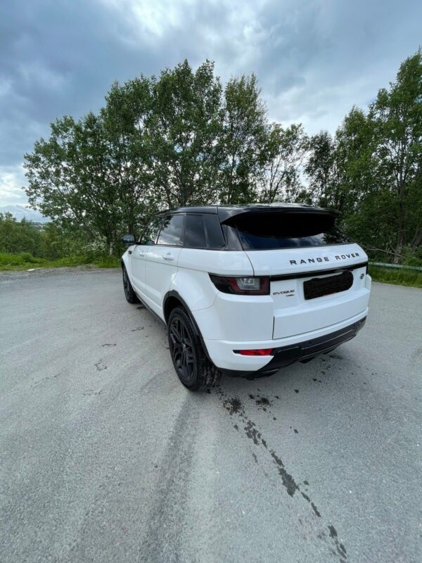 13 Range Rover Evoque