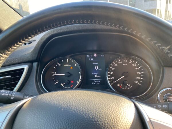 13 Nissan Qashqai