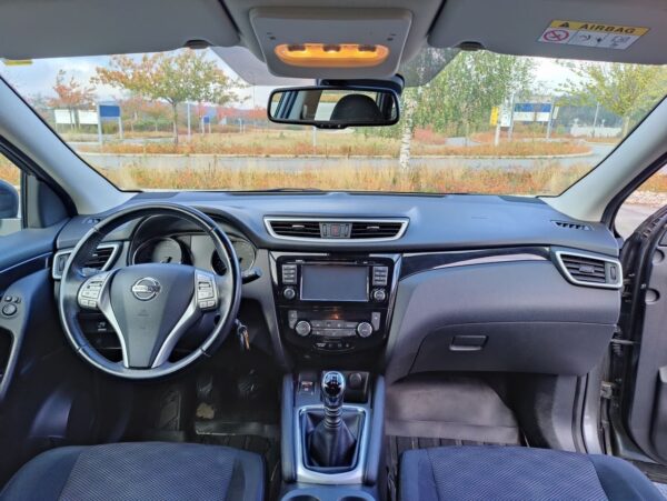 13 Nissan Qashqai