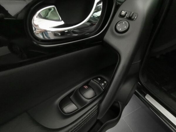 13 Nissan Qashqai