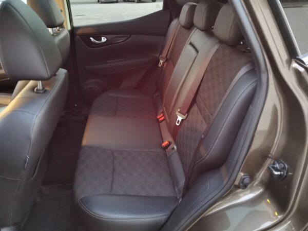 13 Nissan Qashqaï
