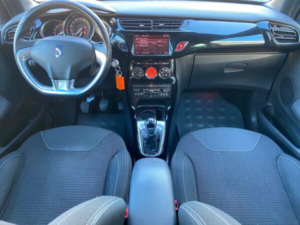 13 Citroen DS3
