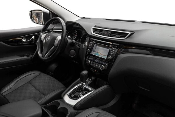 14 Nissan Qashqai