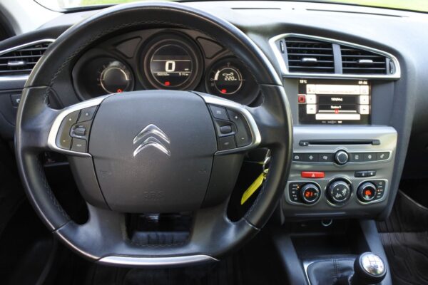 14 Citroën C4