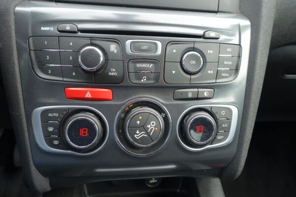 14 Citroën C4