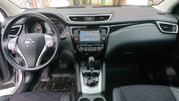 14 Nissan Qashqaï