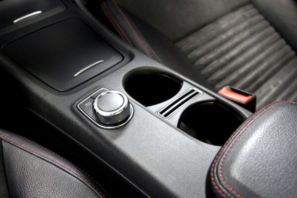 14 Mercedes-Benz Classe A