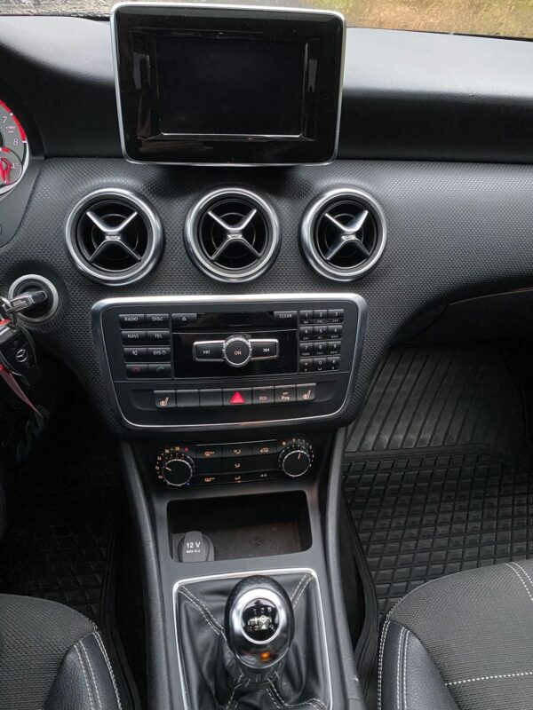 14 Mercedes-Benz Classe A