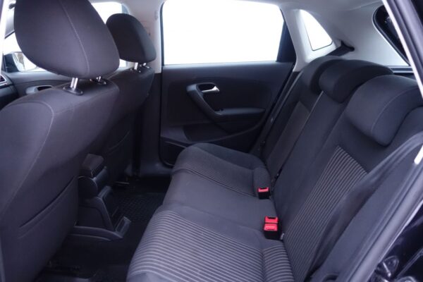 14 Volkswagen Polo