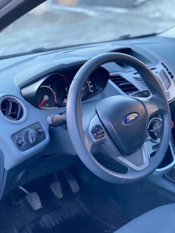 14 Ford Fiesta