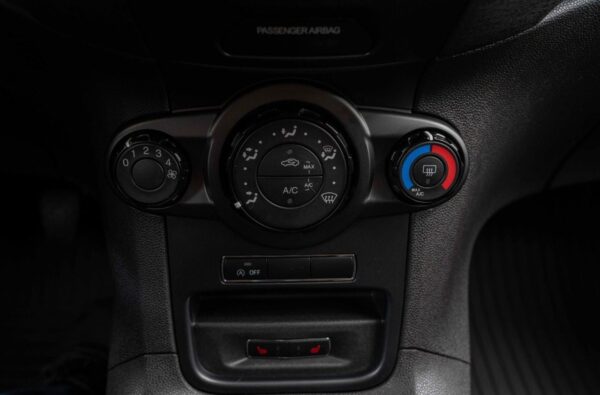 14 Ford Fiesta