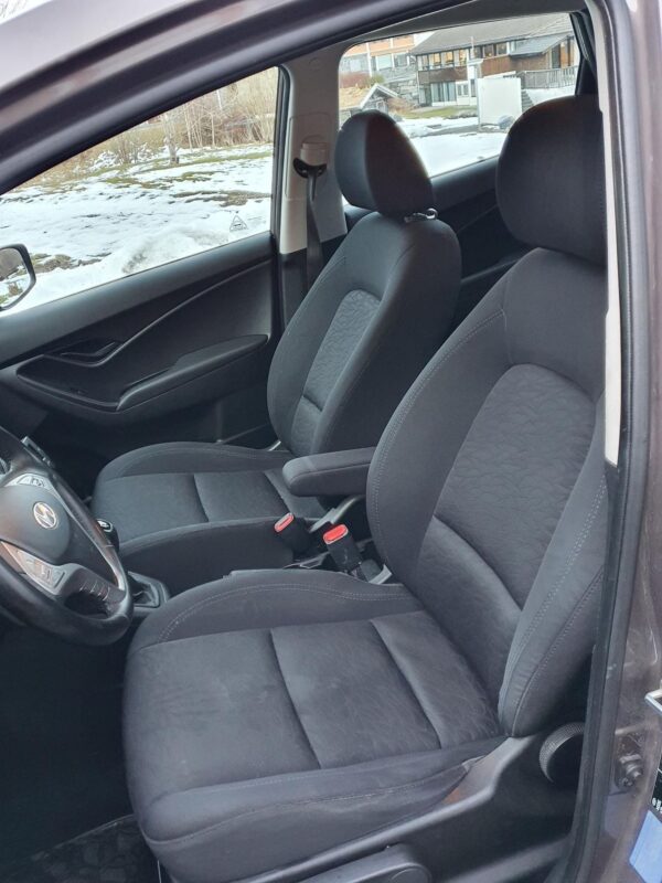 14 Hyundai ix20