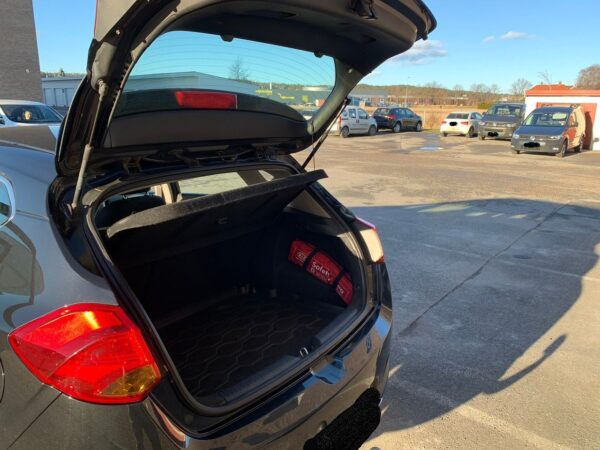 14 Kia Cee'd