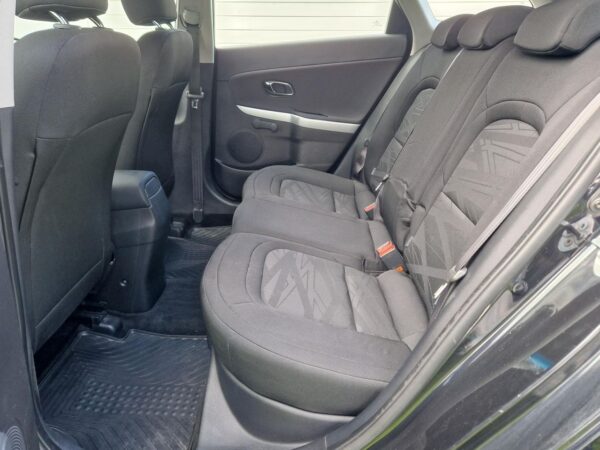 14 Kia Cee'd