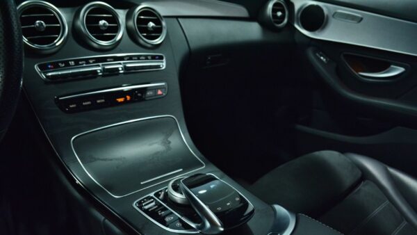 14 Mercedes-Benz Classe C