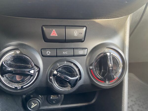 14 Peugeot 2008