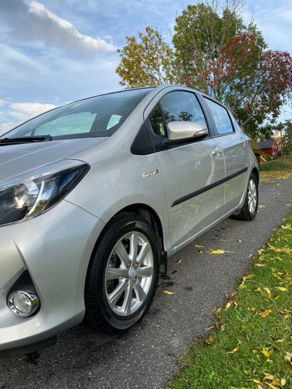 14 Toyota Yaris