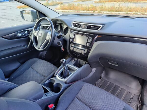 14 Nissan Qashqai