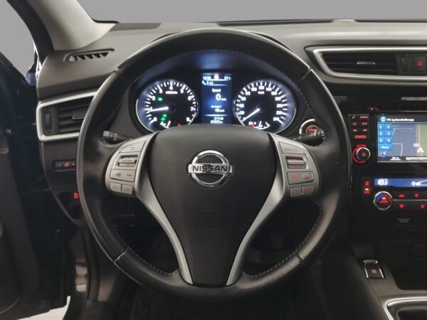 14 Nissan Qashqai