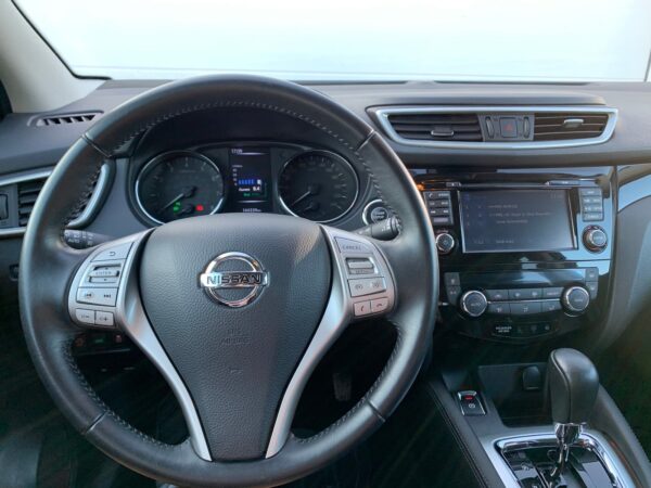 14 Nissan Qashqai