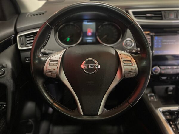 14 Nissan Qashqai