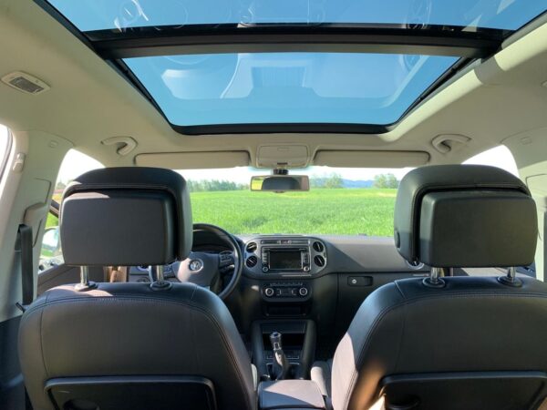 15 Volkswagen Tiguan