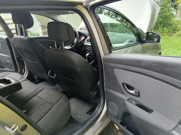 15 Renault Mégane