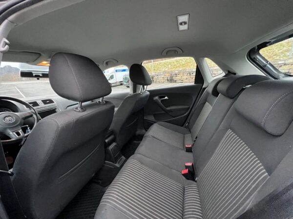 15 Volkswagen Polo