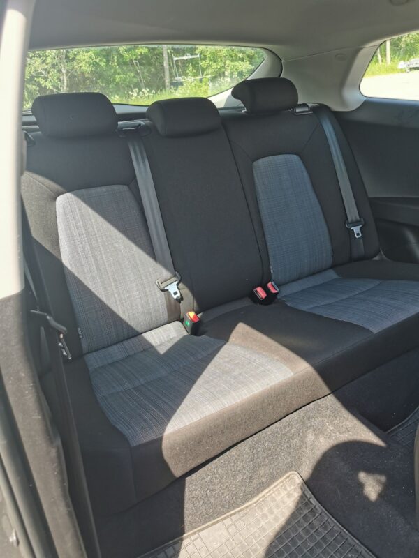 15 Kia Cee'd