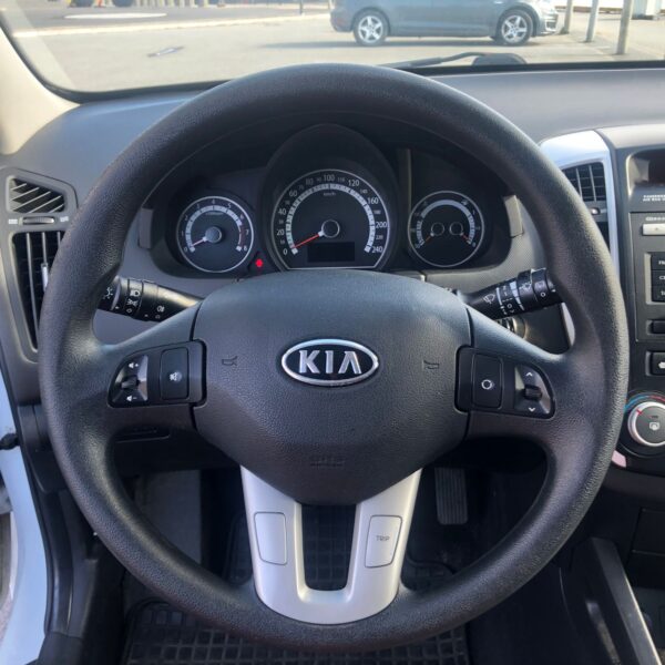 15 Kia Cee'd