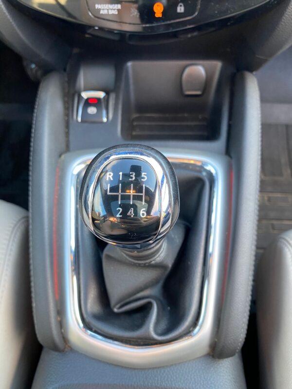 15 Nissan Qashqai