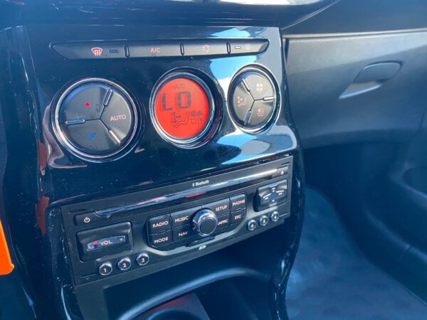 15 Citroen DS3