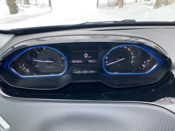 15 Peugeot 2008