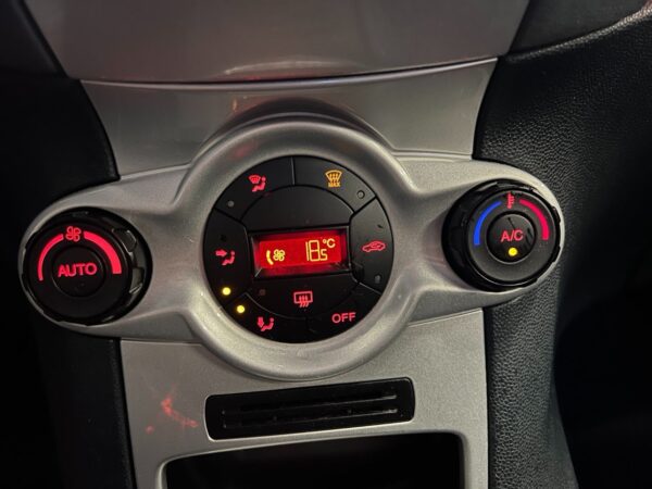 16 Ford Fiesta