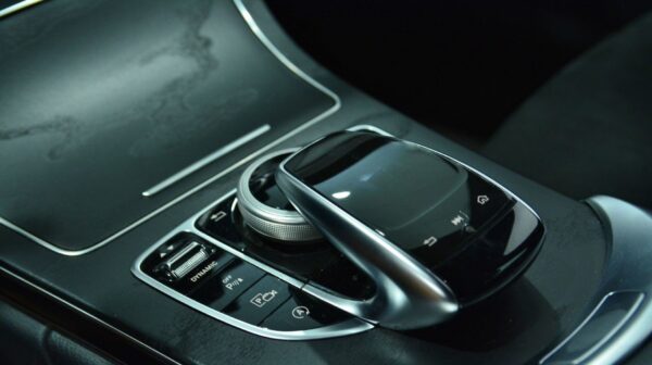 16 Mercedes-Benz Classe C
