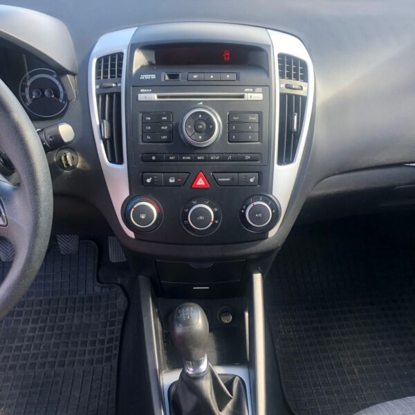 16 Kia Cee'd