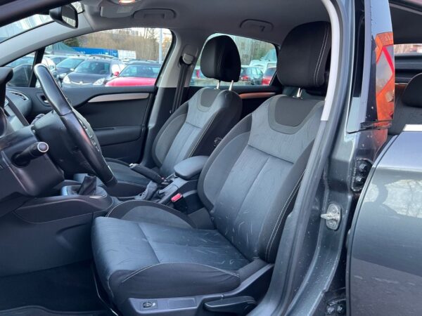 16 Citroën C4