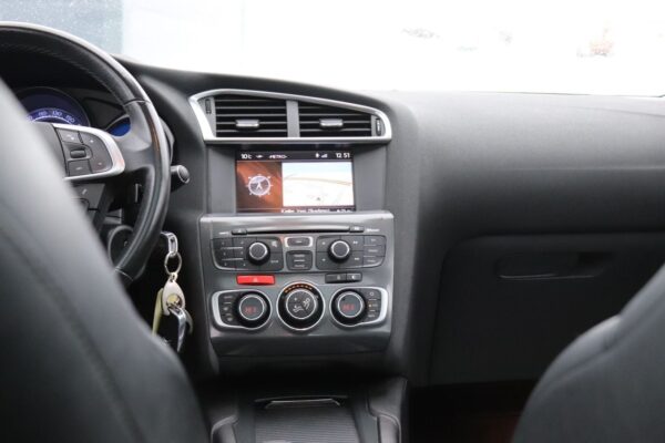 16 Citroën C4