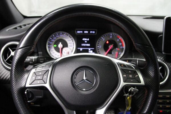 16 Mercedes-Benz Classe A