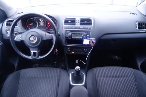 16 Volkswagen Polo