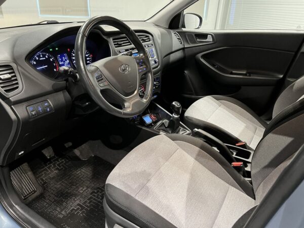 17 Hyundai i20