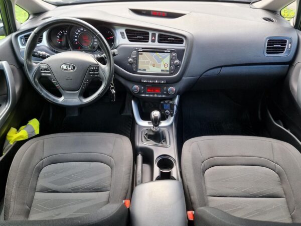 17 Kia Cee'd