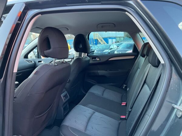 17 Citroën C4