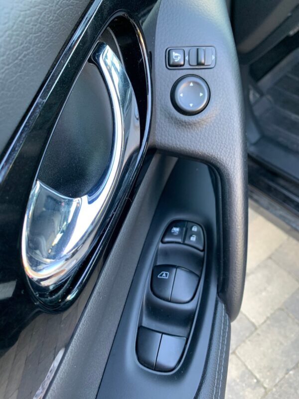 17 Nissan Qashqai